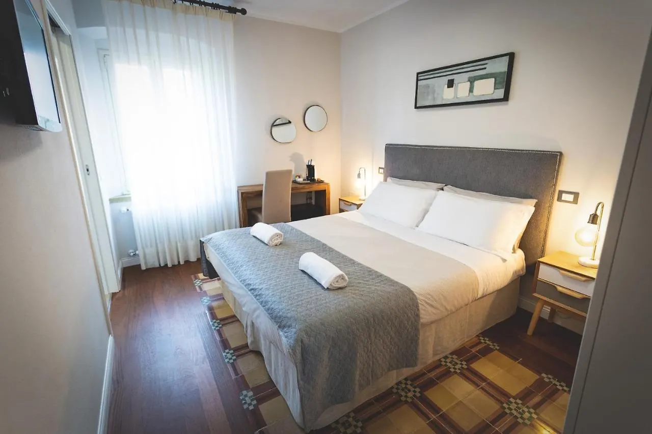Piazza Duomo Deluxe Hotel Cecina  Cecina (Livorno)
