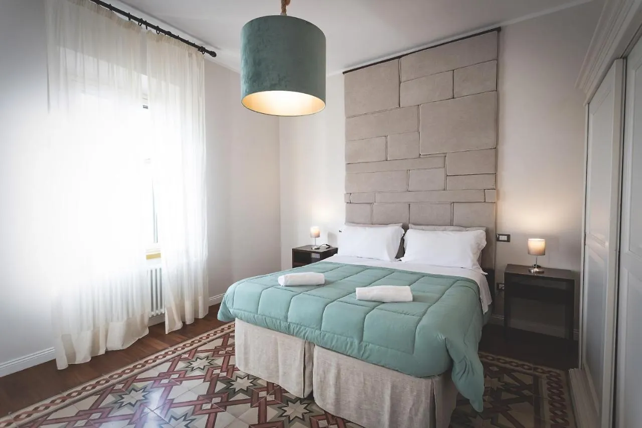 Отель Piazza Duomo Deluxe Чечина Гостевой дом